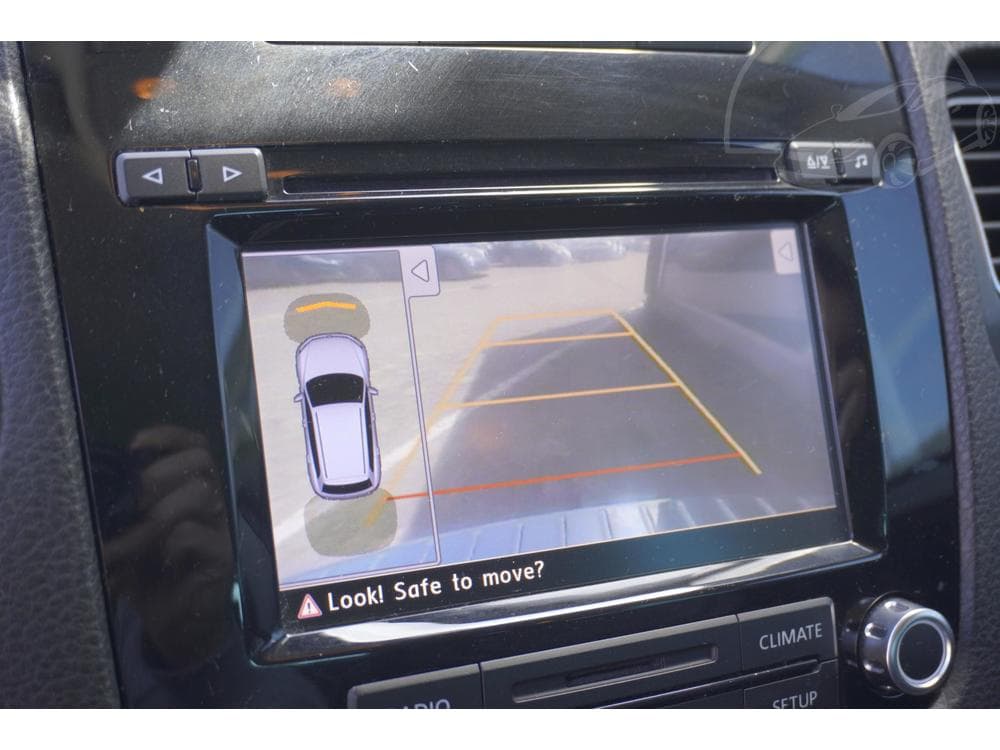 2013 Volkswagen Touareg - 16