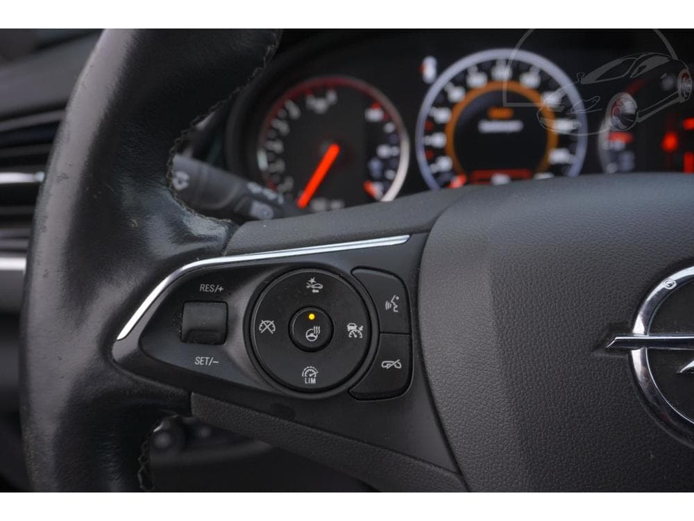 2017 Opel Insignia - 16