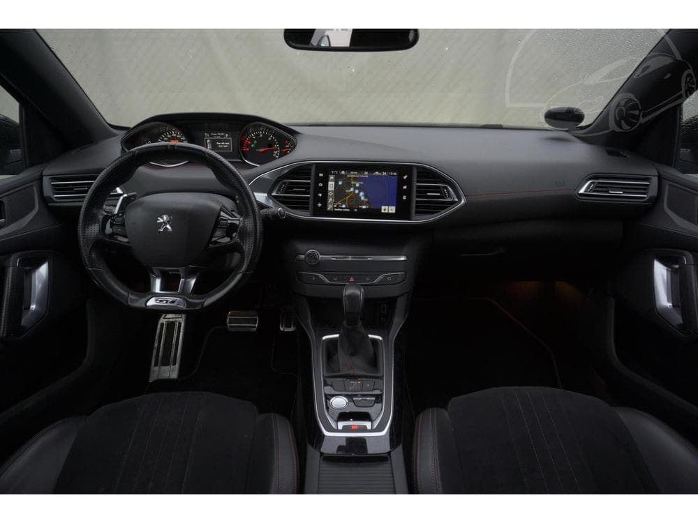 2016 Peugeot 308 - 17