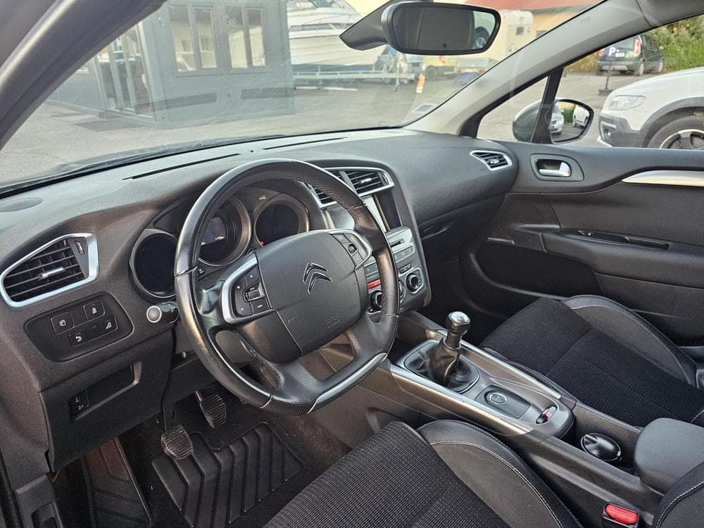 2016 Citroen C4 - 18