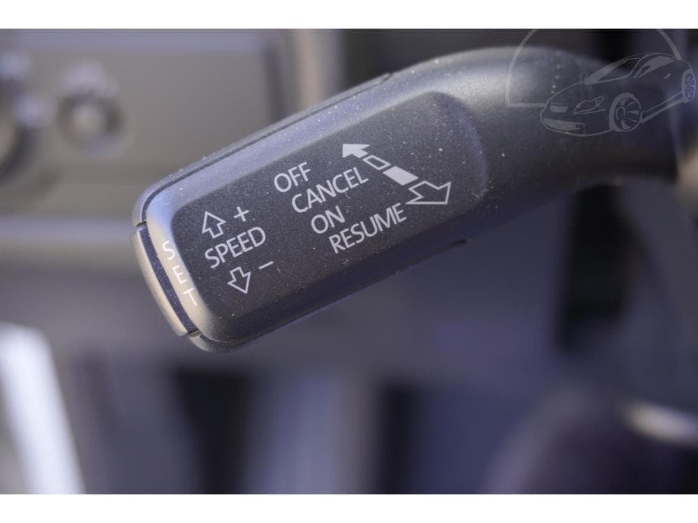 2013 Volkswagen Touareg - 18