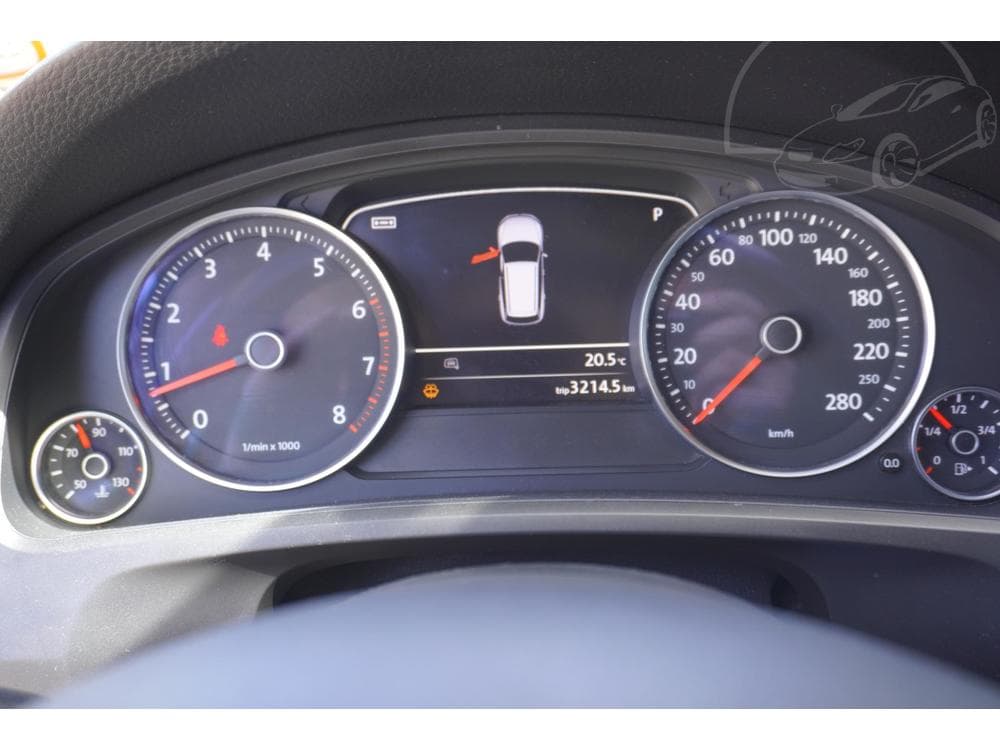 2013 Volkswagen Touareg - 19