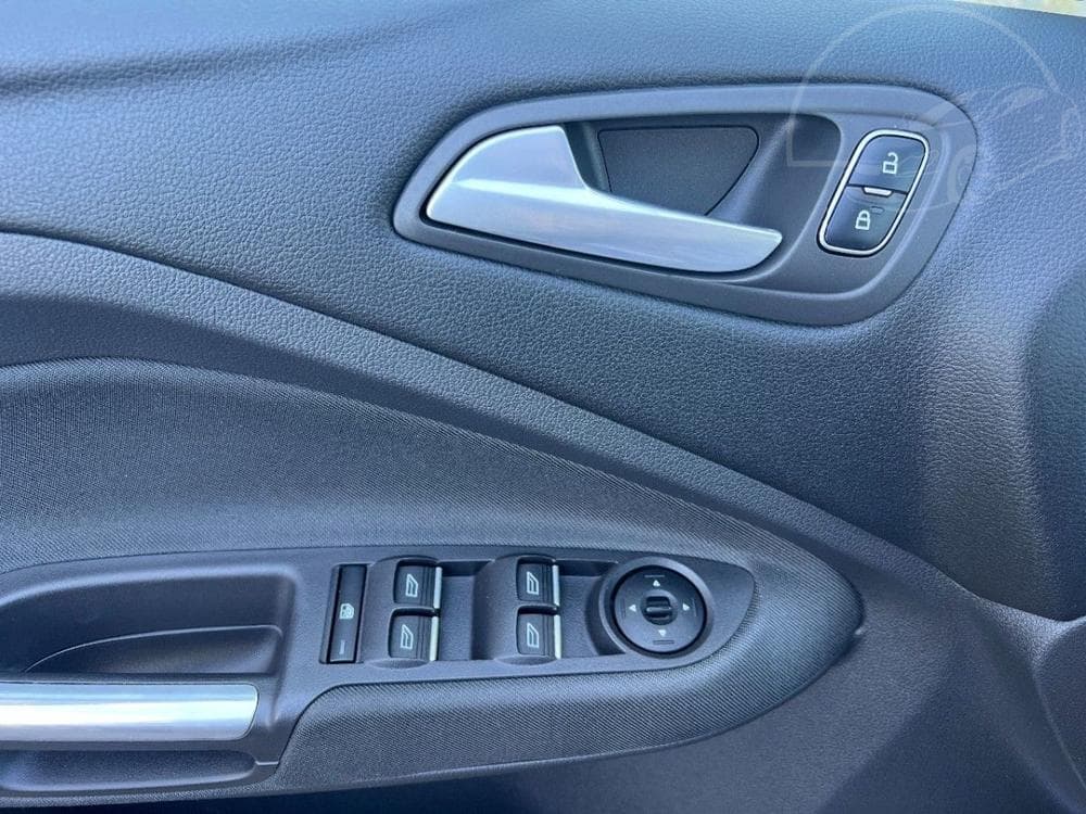 2015 Ford C-MAX - 18