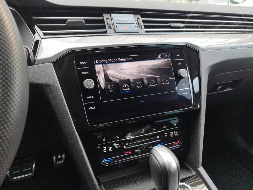 2022 Volkswagen Passat - 12