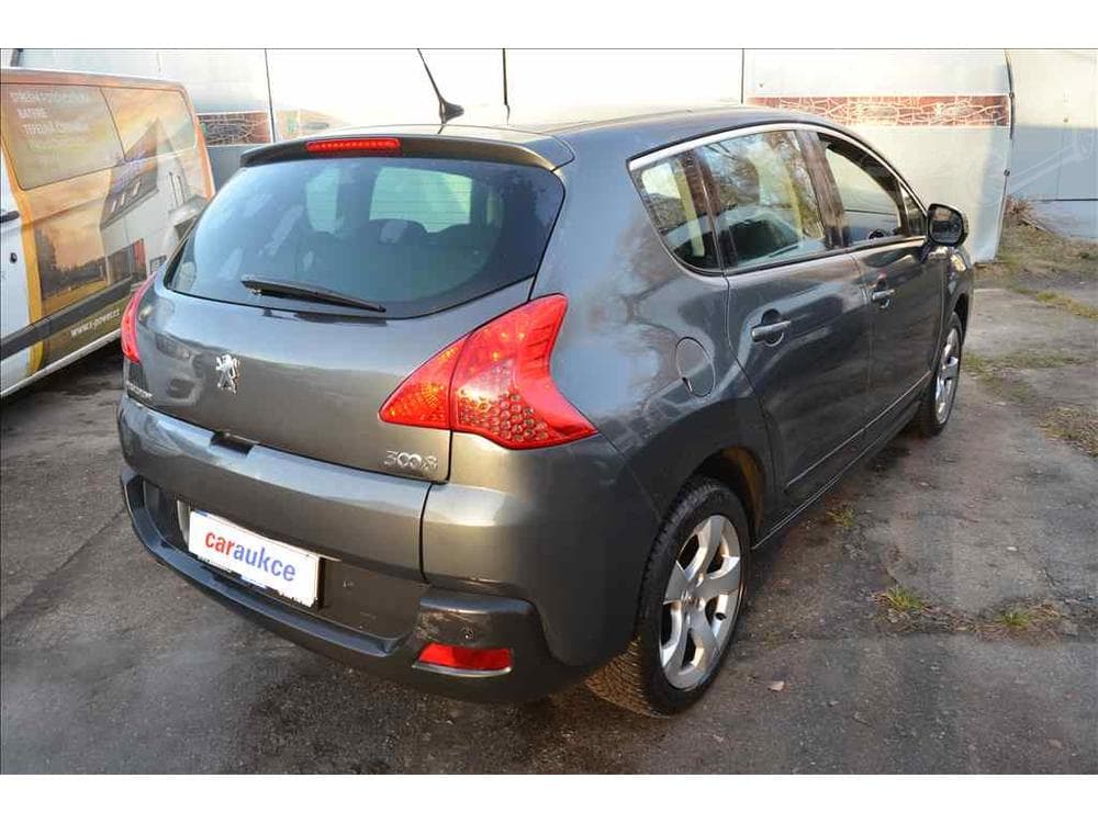 2010 BMW 1-SERIES - 4