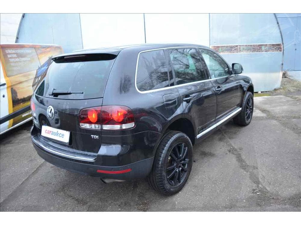 2008 Volkswagen Touareg - 7