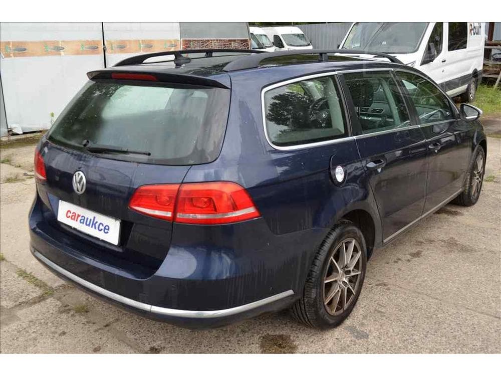 2012 Volkswagen PASSAT - 4