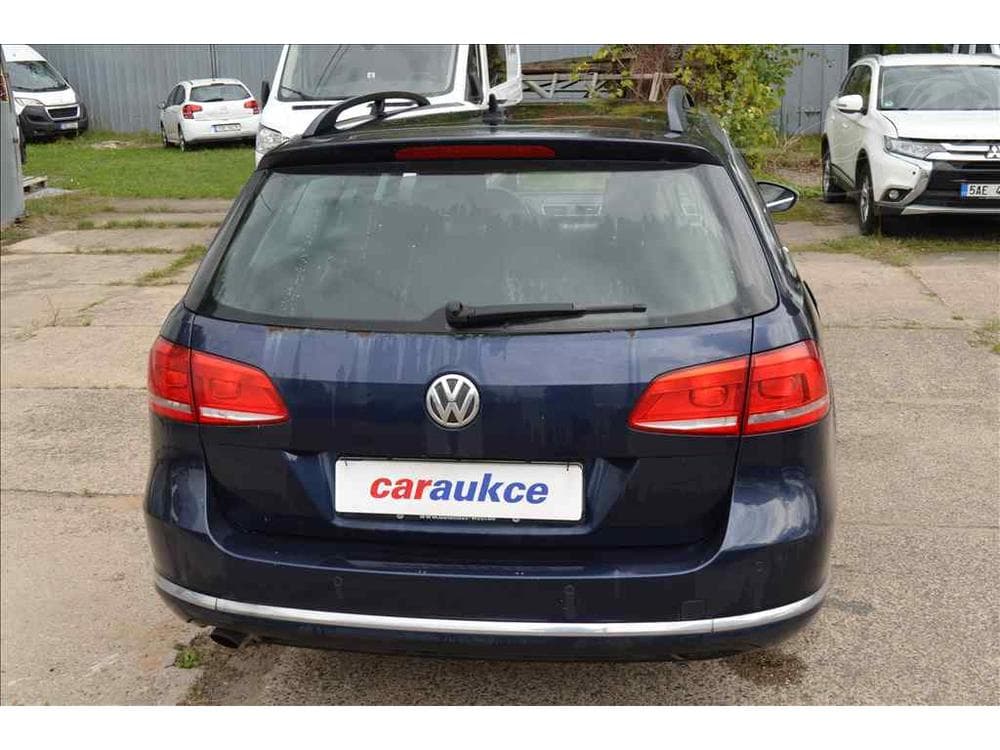 2012 Volkswagen PASSAT - 5