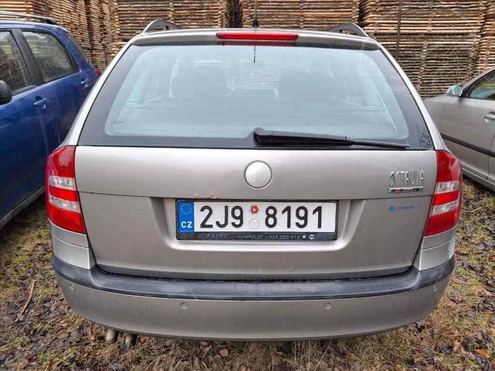 2017 Volkswagen PASSAT - 5