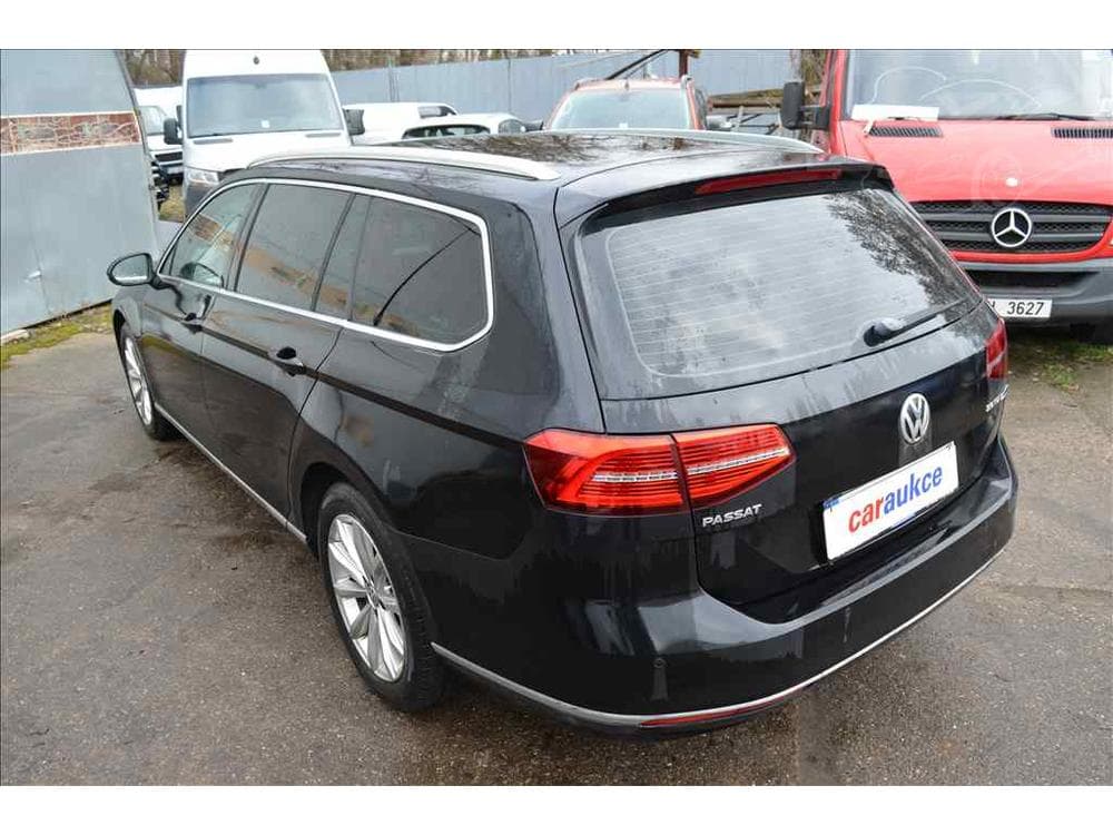 2017 Volkswagen PASSAT - 16