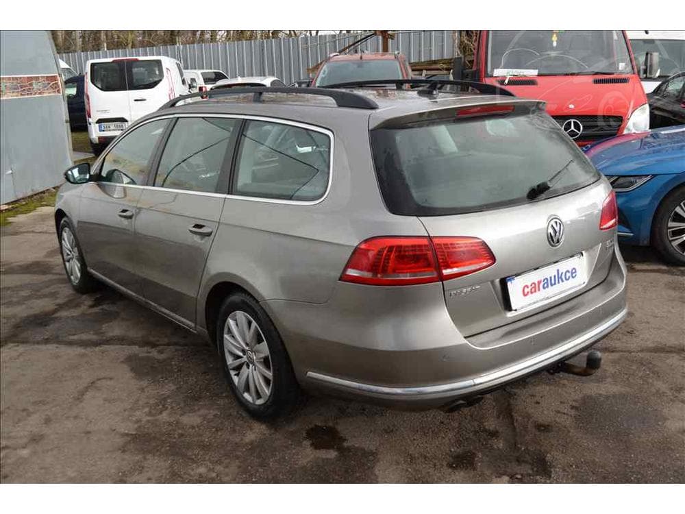 2012 Volkswagen PASSAT - 6