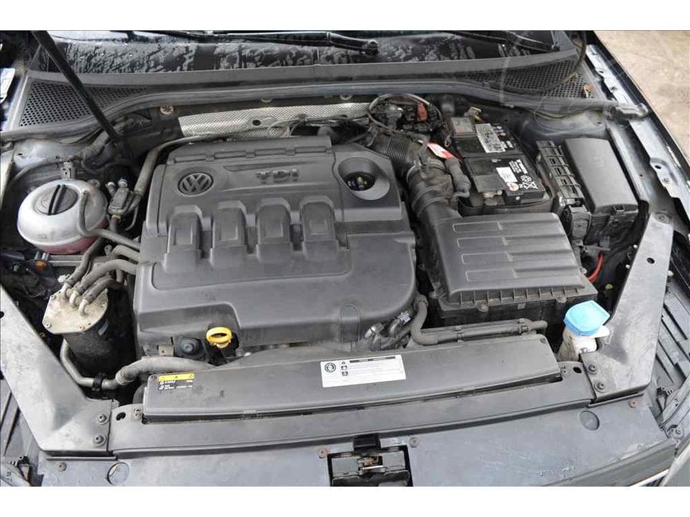 2017 Volkswagen PASSAT - 19