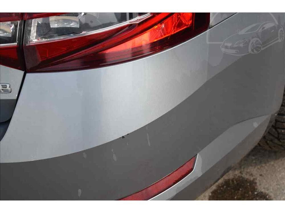 2015 Volkswagen PASSAT - 9