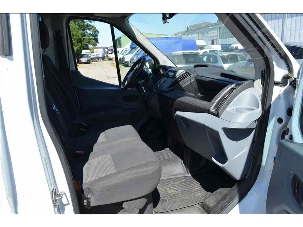 2011 Volkswagen PASSAT - 9