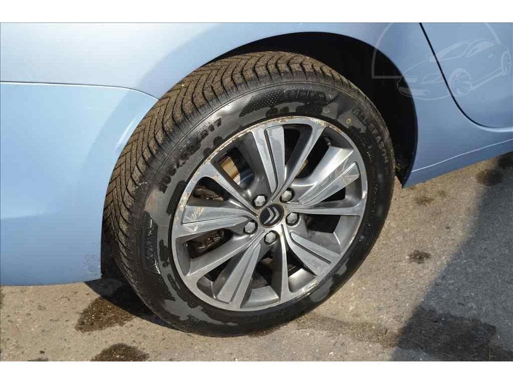 2003 Volvo S80 - 11