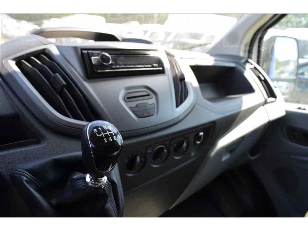 2011 Volkswagen PASSAT - 11