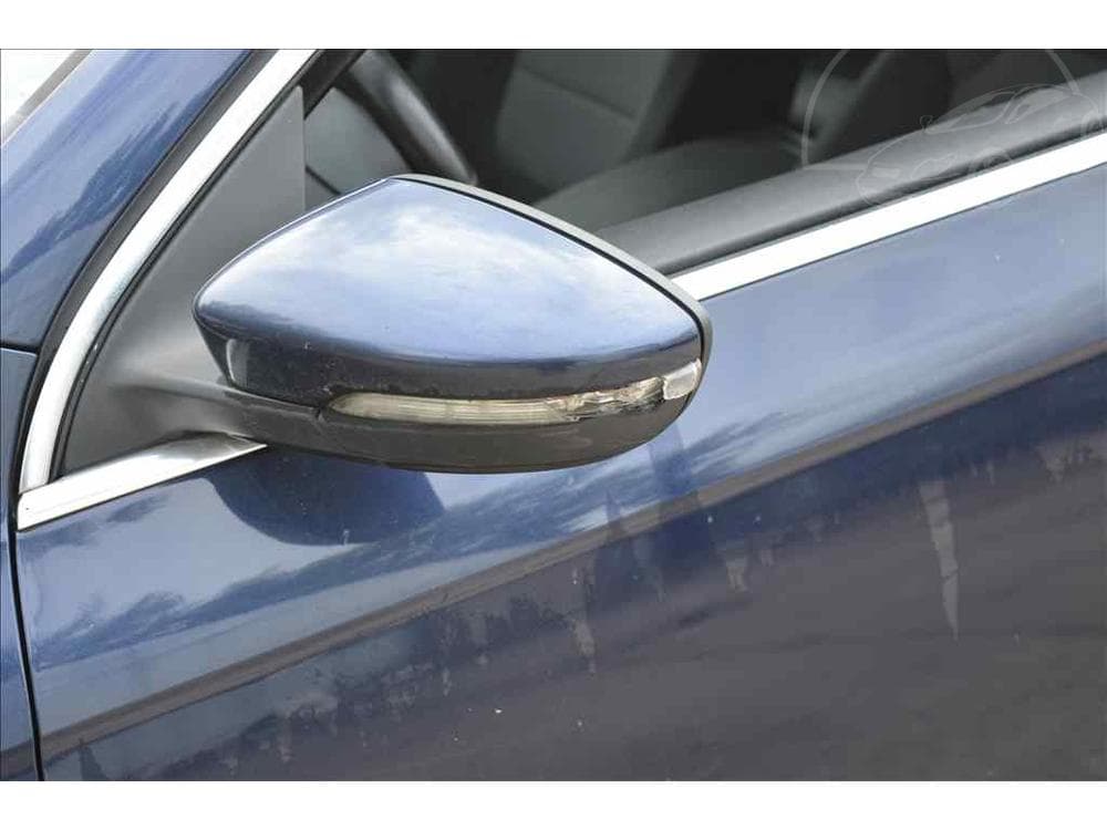 2012 Volkswagen PASSAT - 11