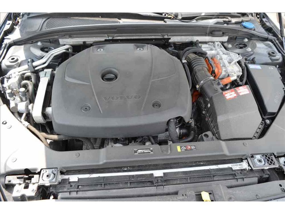 2020 Volvo V60 - 12