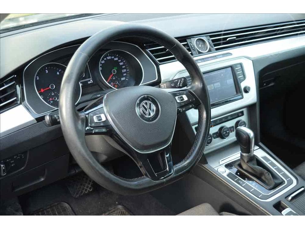 2015 Volkswagen PASSAT - 13