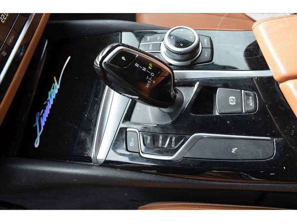 2017 BMW 5-SERIES - 13