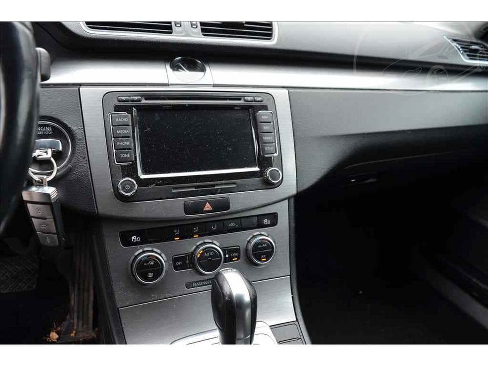 2014 Volkswagen PASSAT - 14