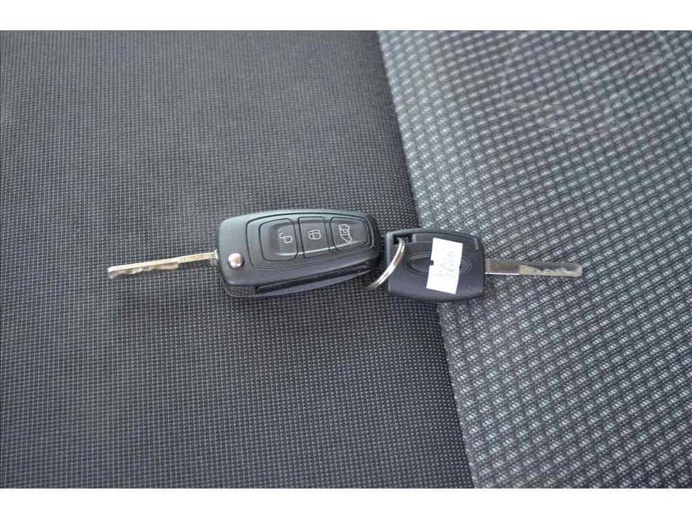 2011 Volkswagen PASSAT - 14
