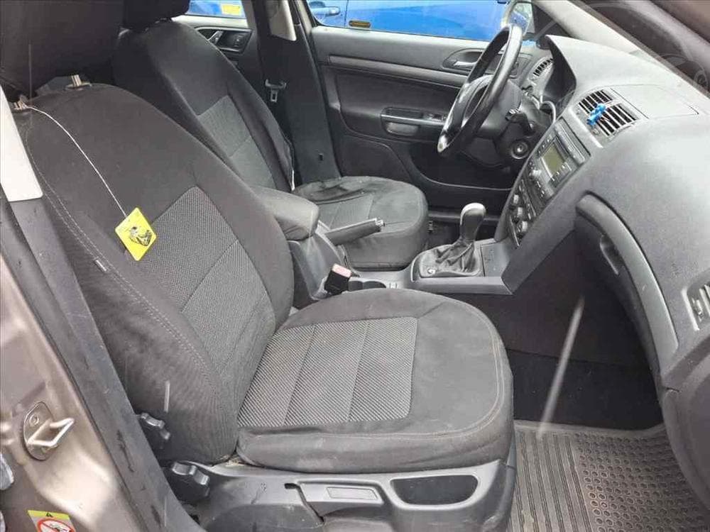 2017 Volkswagen PASSAT - 14