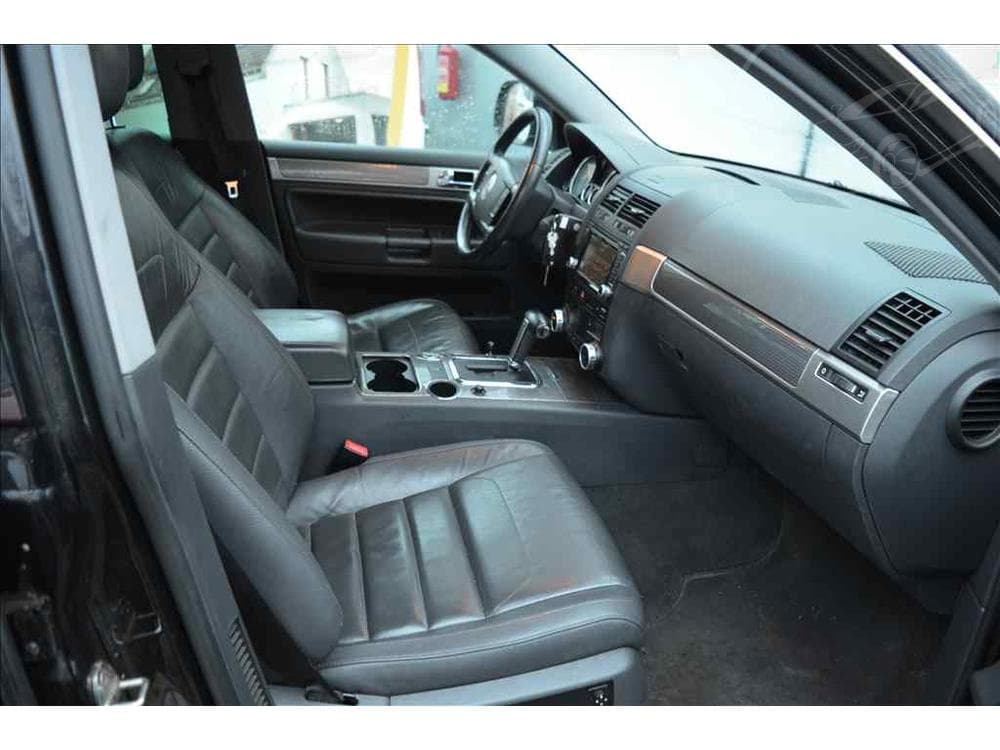 2008 Volkswagen Touareg - 29