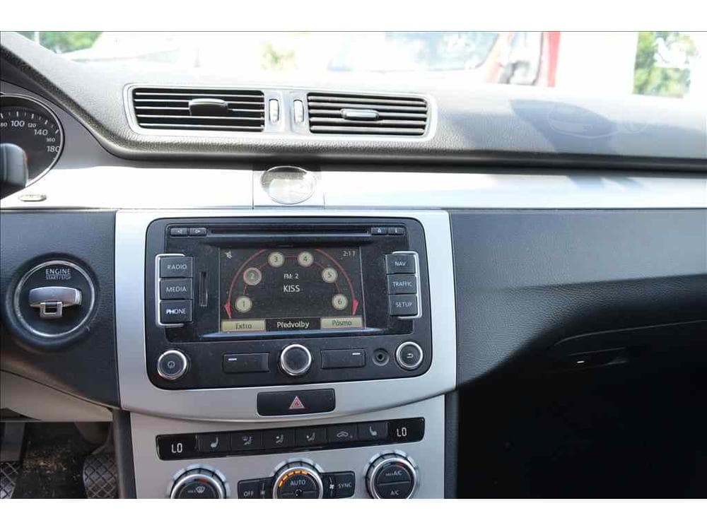 2002 Volkswagen GOLF - 16