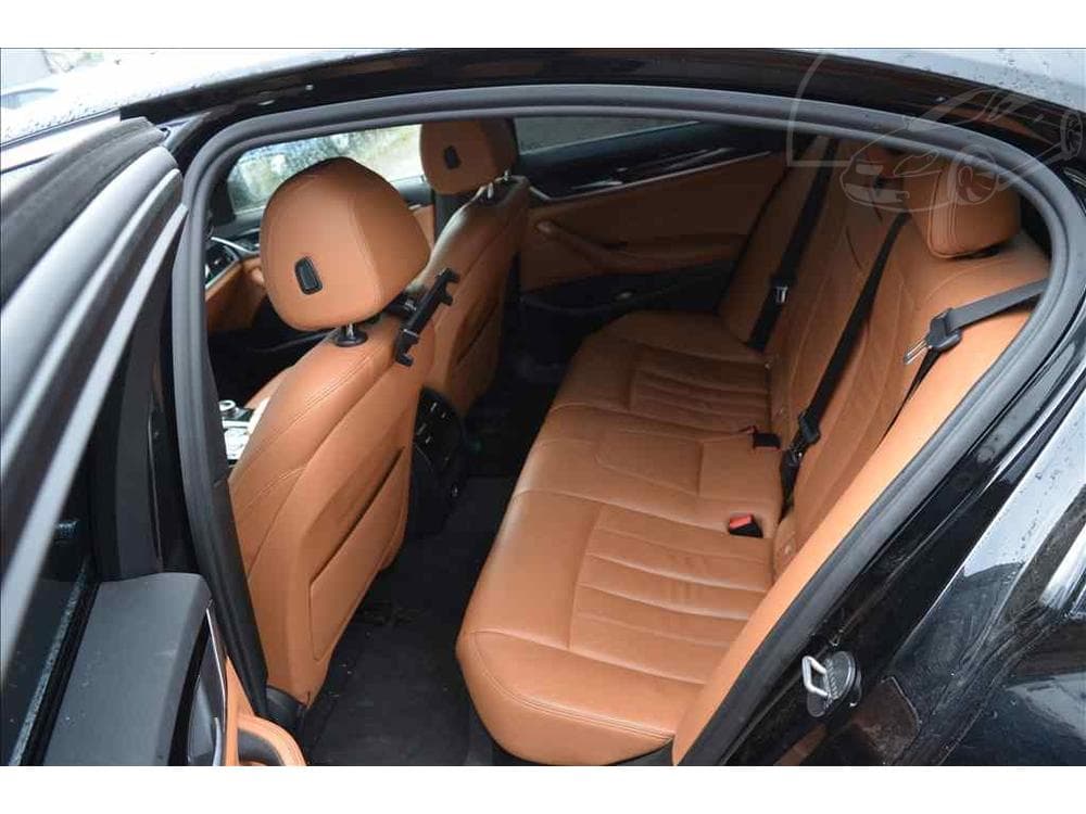 2017 BMW 5-SERIES - 17