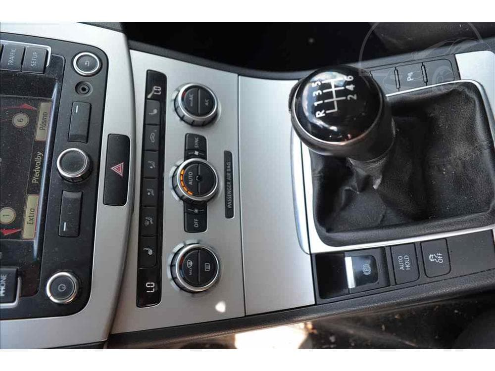 2002 Volkswagen GOLF - 17