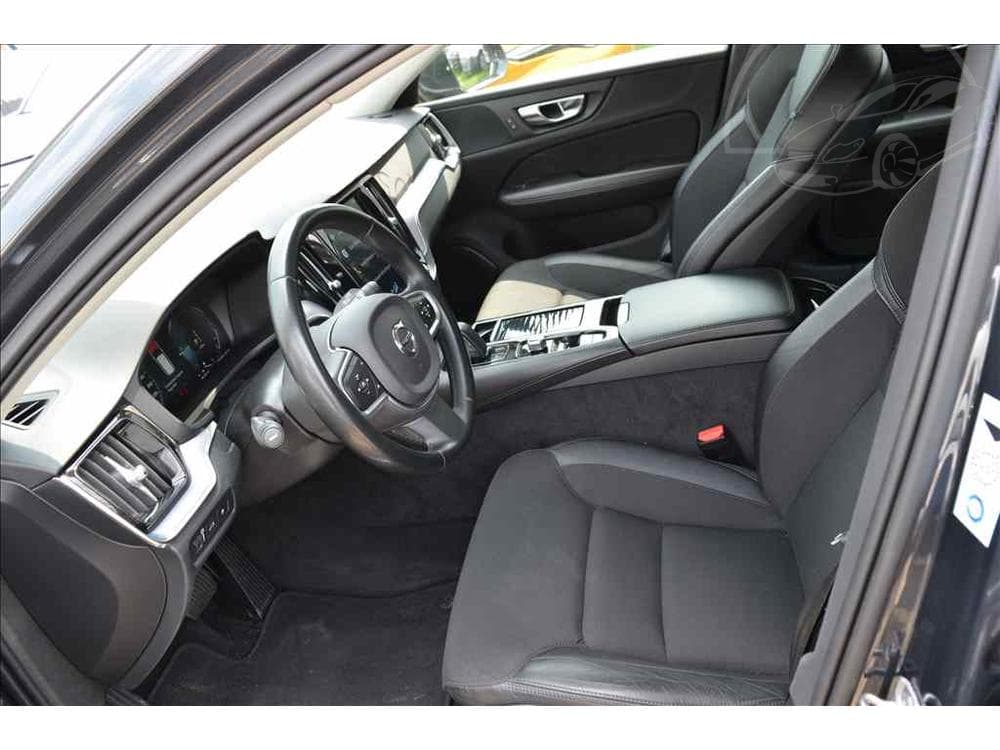 2020 Volvo V60 - 18