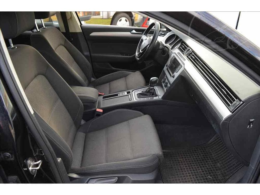 2015 Volkswagen PASSAT - 19