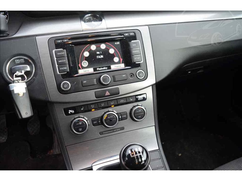 2012 Volkswagen PASSAT - 19