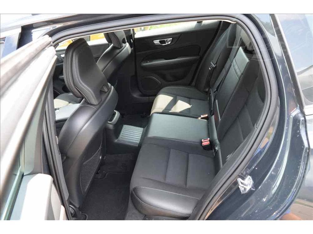 2020 Volvo V60 - 55