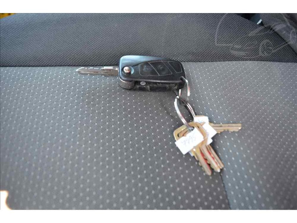 2013 Ford C-MAX - 19