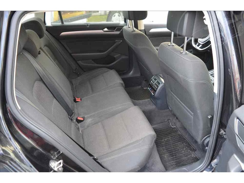 2015 Volkswagen PASSAT - 20