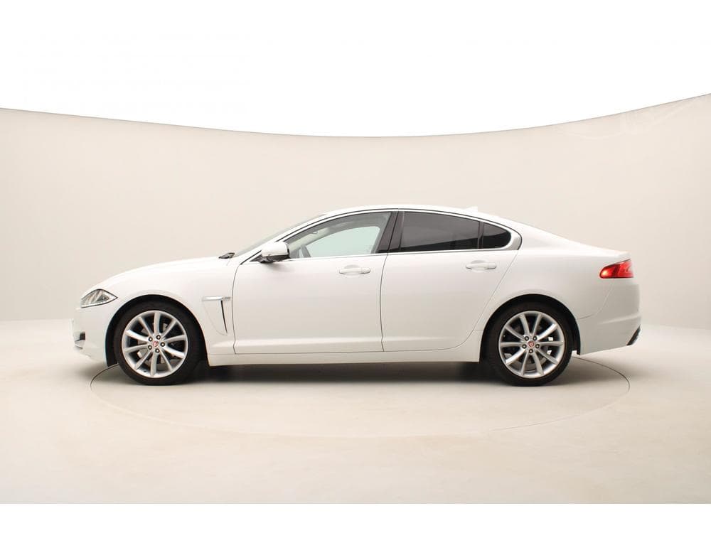 2014 Jaguar Xf - 9