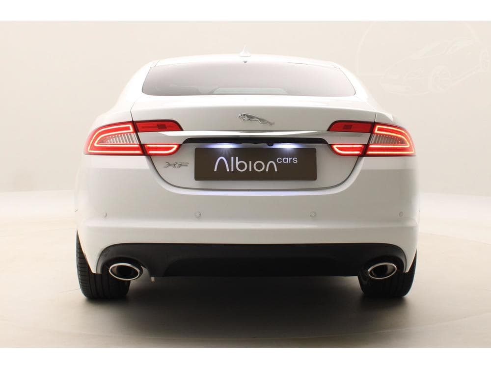 2014 Jaguar Xf - 11