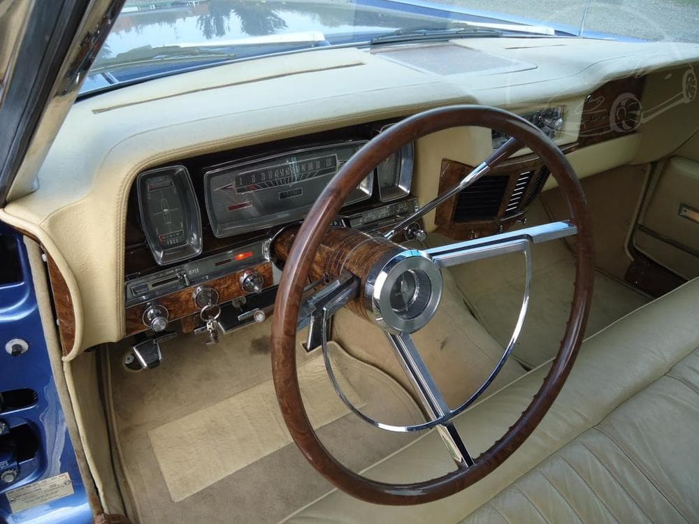 1963 Lincoln CONTINENTAL - 40