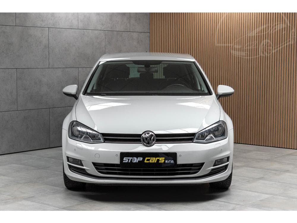 2015 Volkswagen Golf - 2