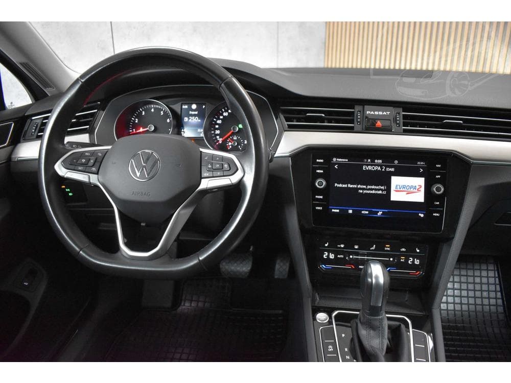 2022 Volkswagen PASSAT - 8