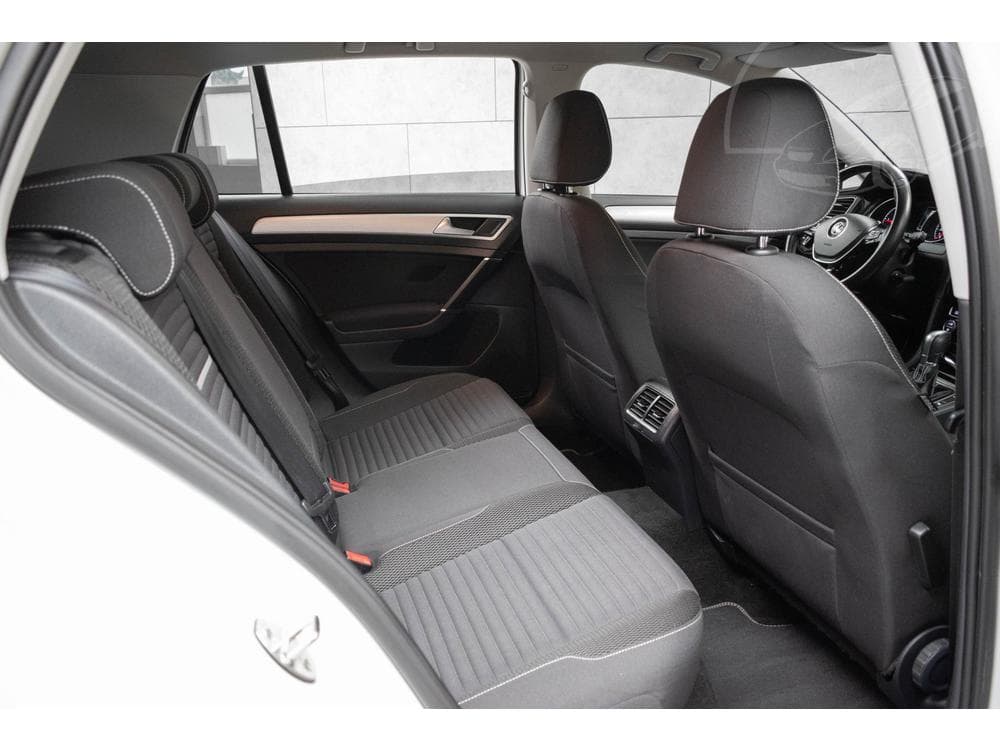 2015 Volkswagen Golf - 12