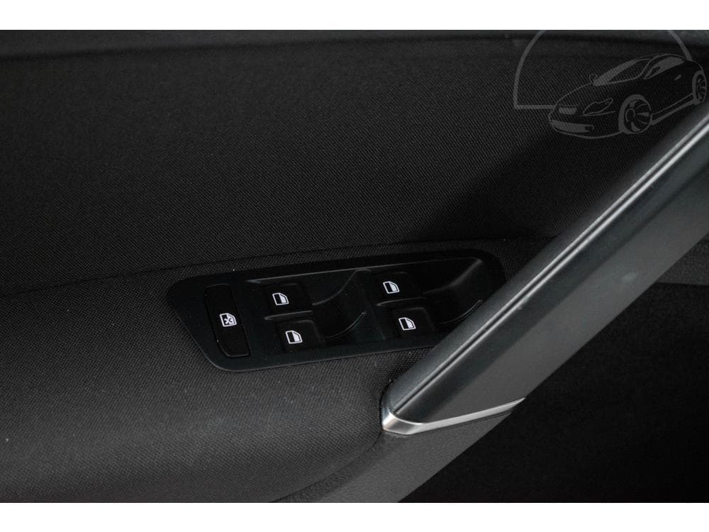 2015 Volkswagen Golf - 13