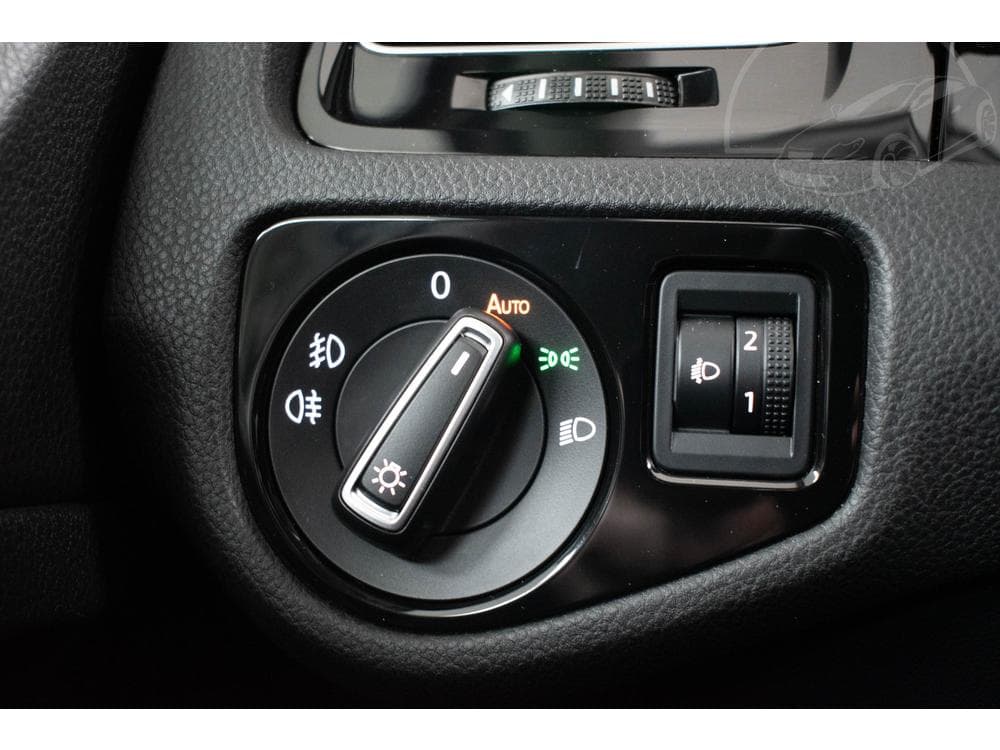 2015 Volkswagen Golf - 15