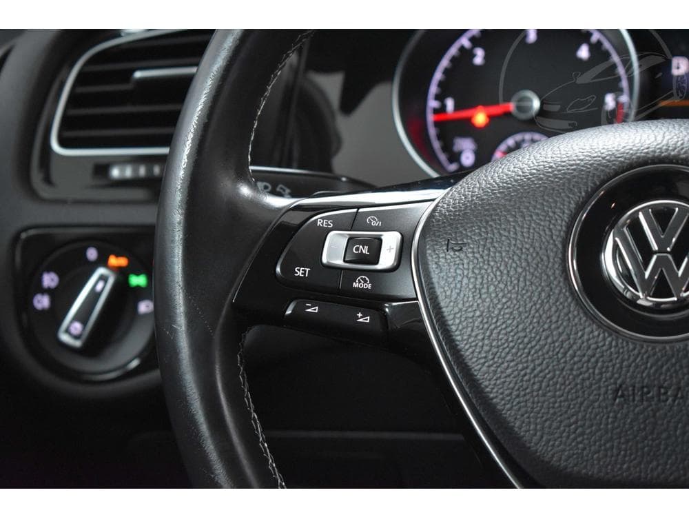 2015 Volkswagen Golf - 17