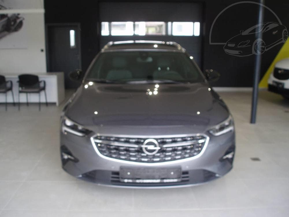 2021 Opel Insignia - 2