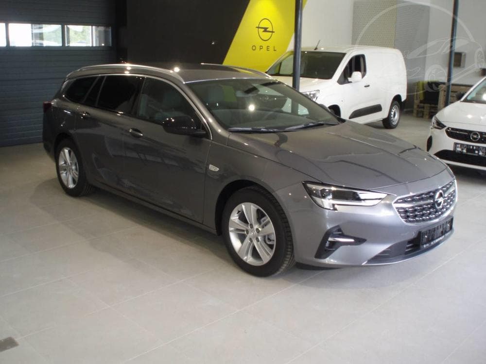 2021 Opel Insignia - 3