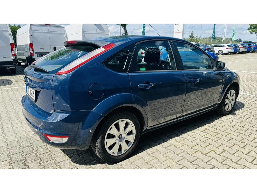 2010 Ford FOCUS - 4