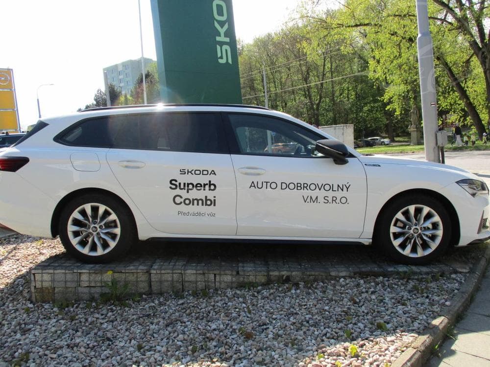 2025 Škoda SUPERB - 10